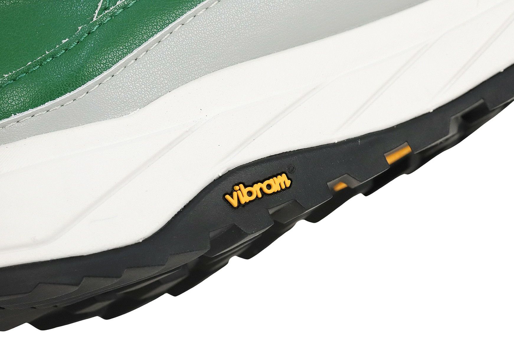 レザレクションのシューズ