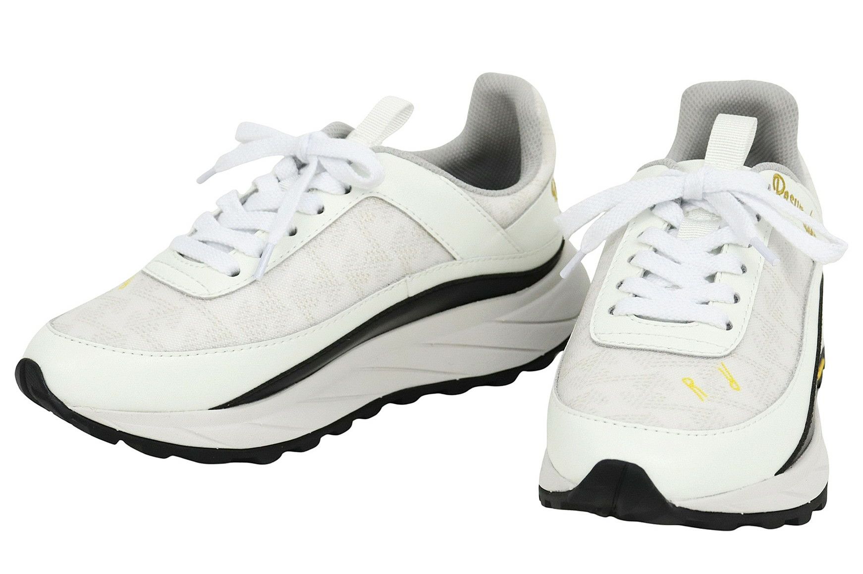 レザレクションのシューズ