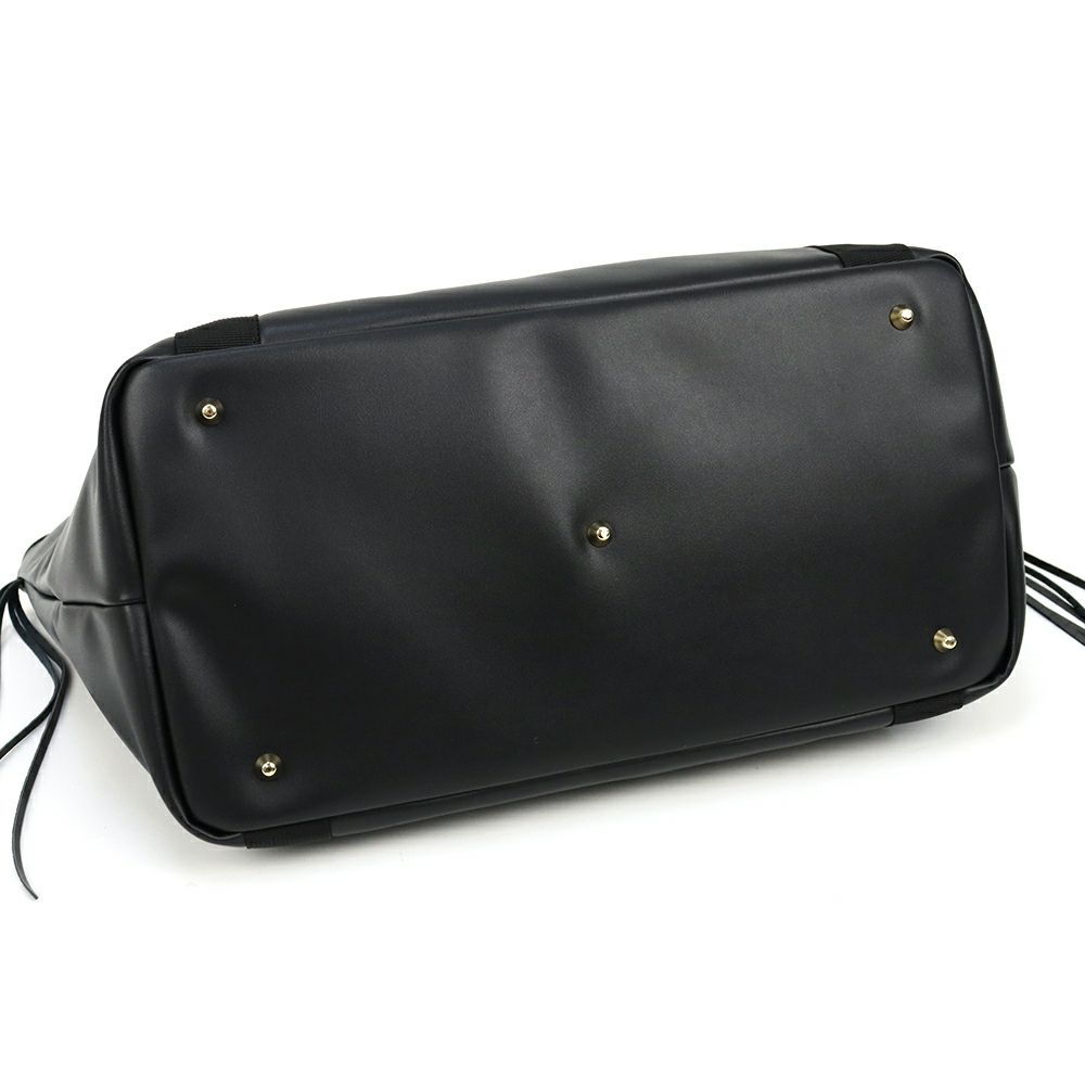 V12のトートバッグ