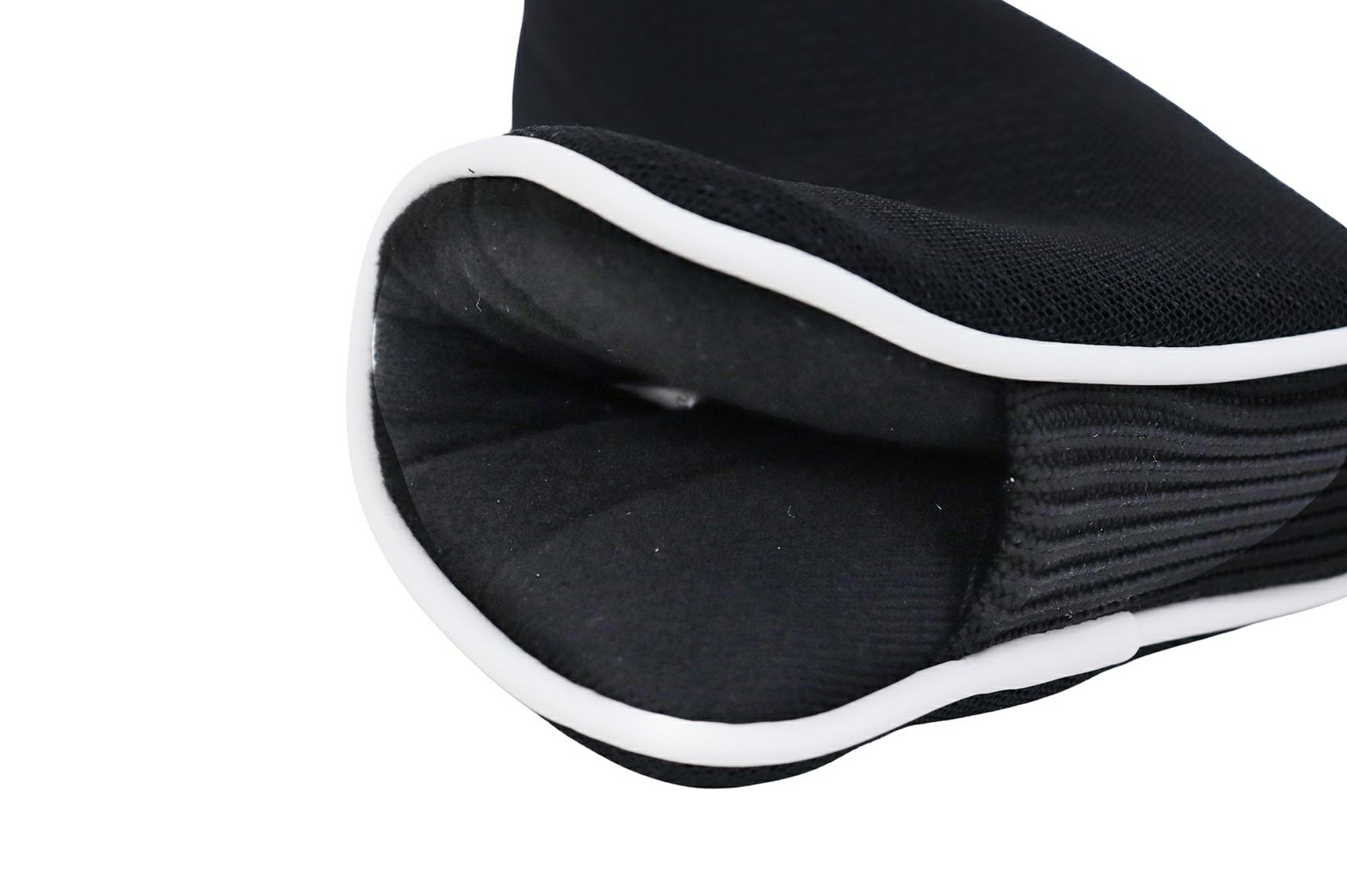 アンパスィのピン型パターカバー